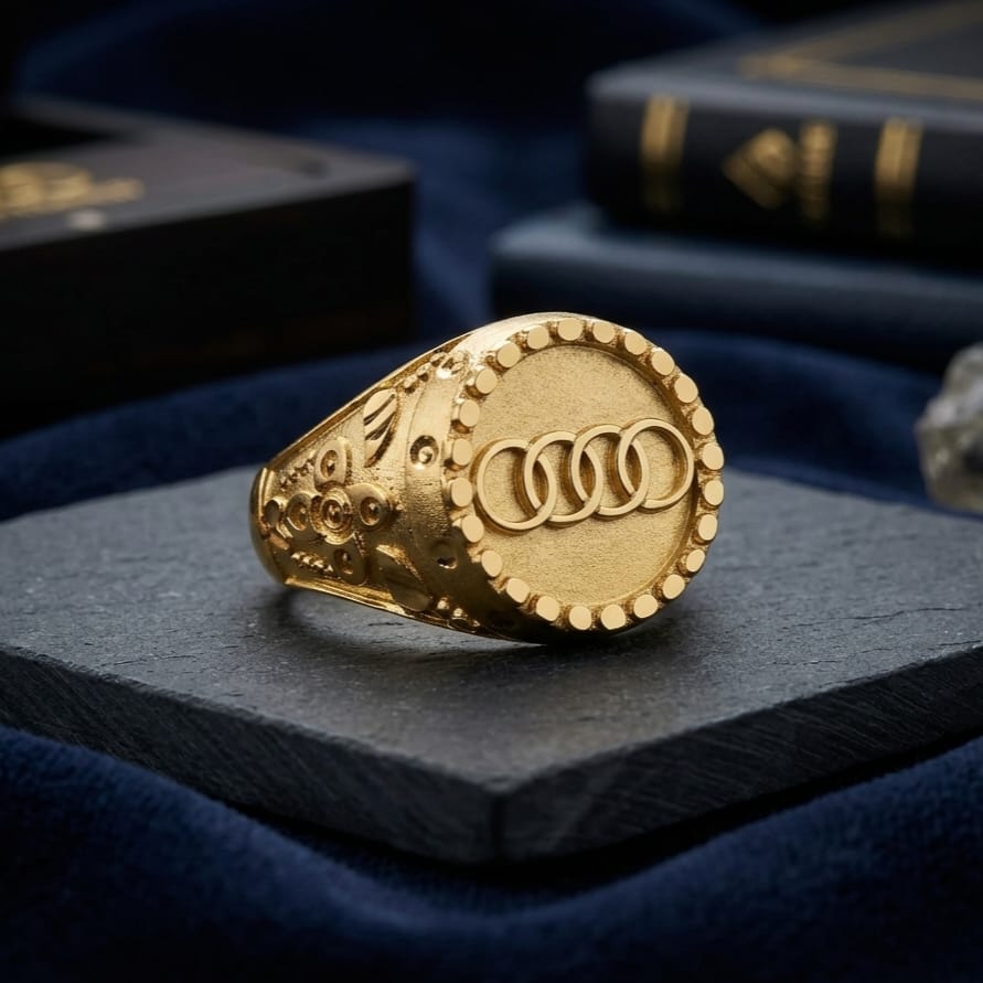Classic Circle Emblem Gold Ring – Code VO03