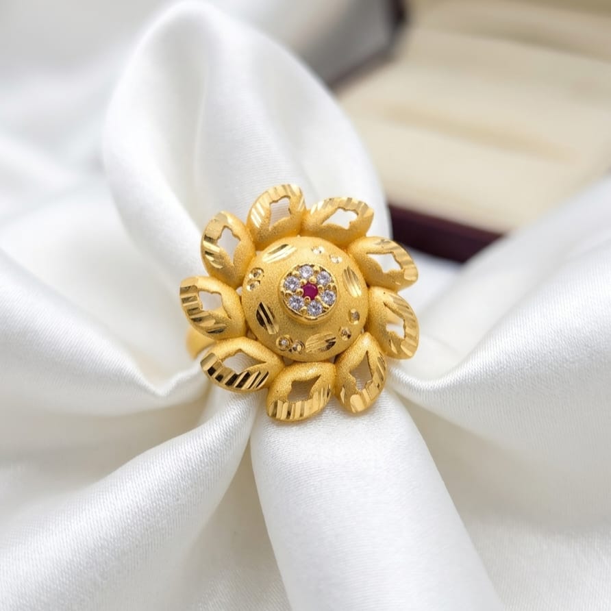 Sunflower Matte Gold Ruby Ring – Code: VO06