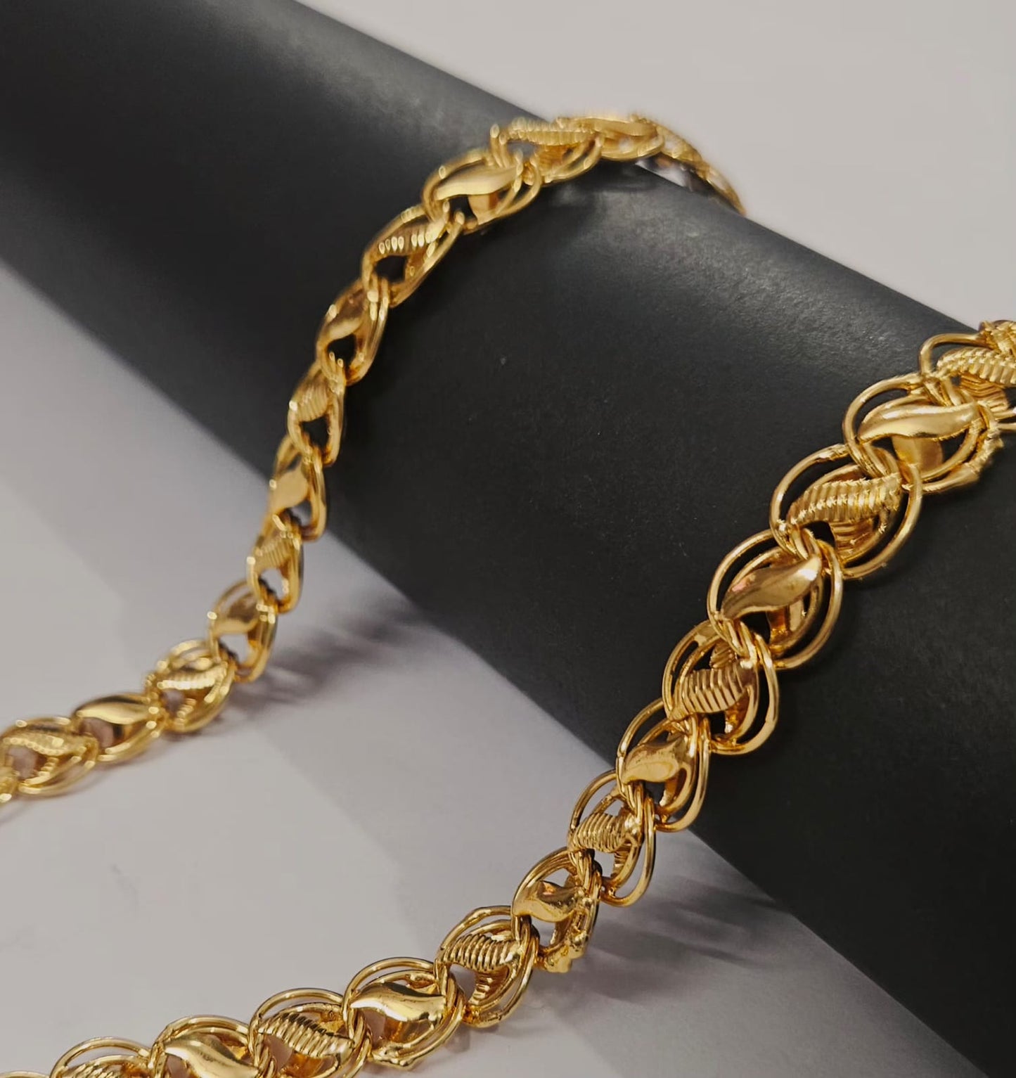 Gold polish Lotus chain - Code VO03