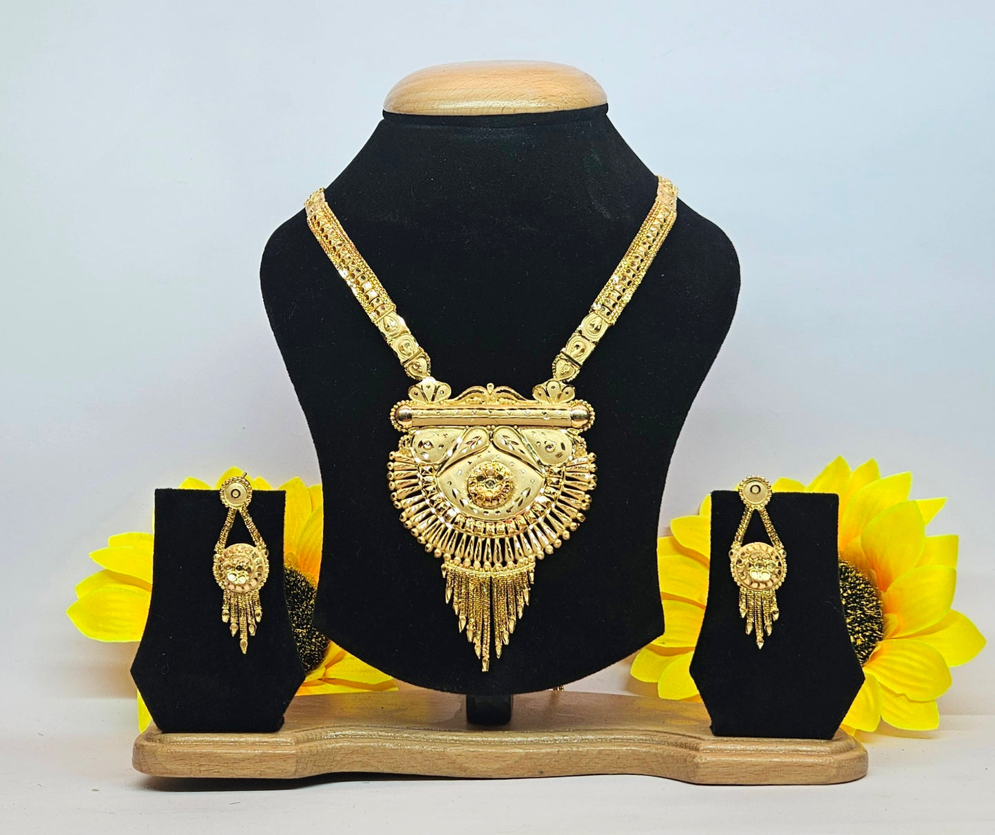 Golden Dynasty Bridal Rani Haar - Code V005