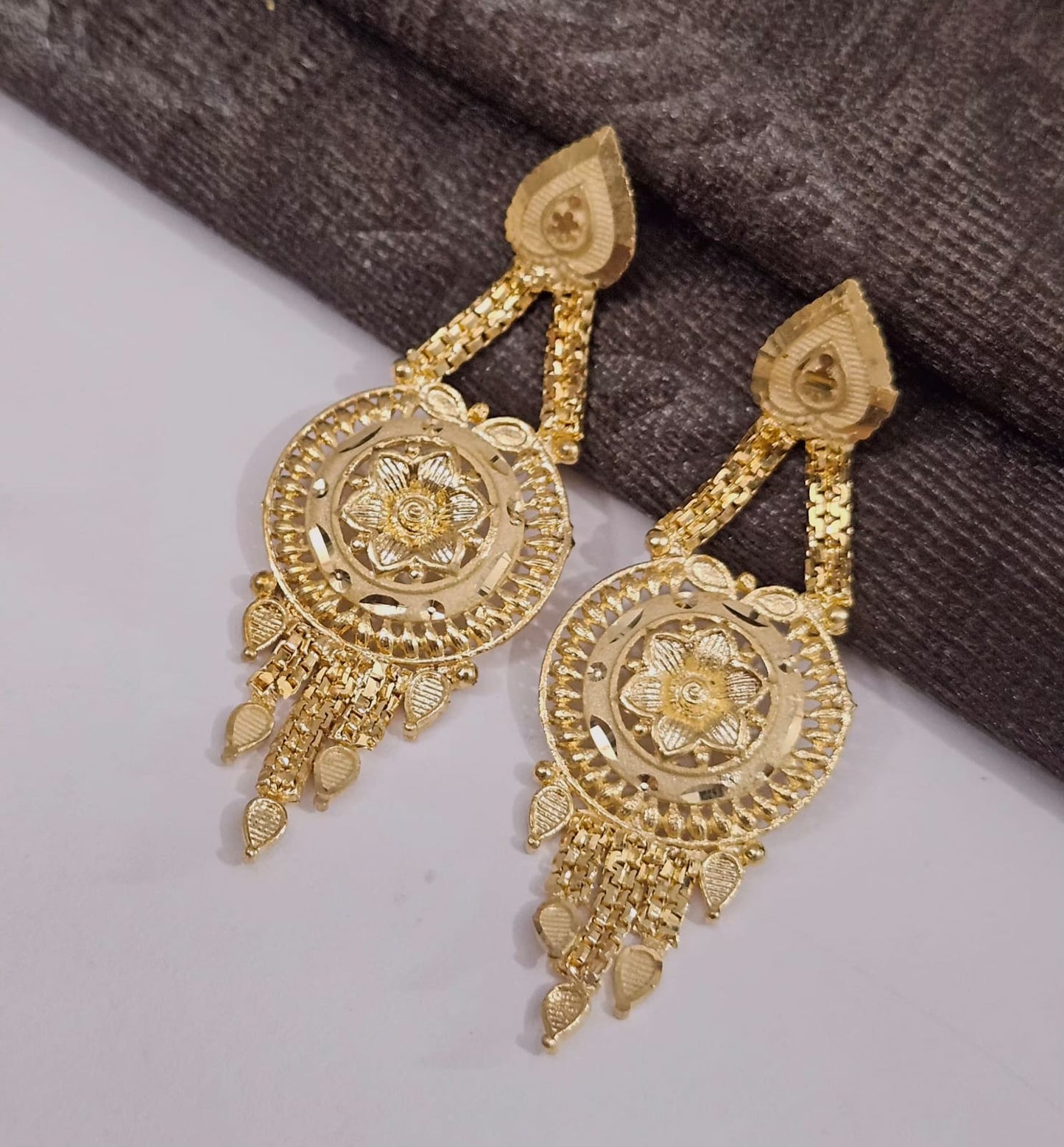 Traditional Gold Finish Necklace Set - Code 003