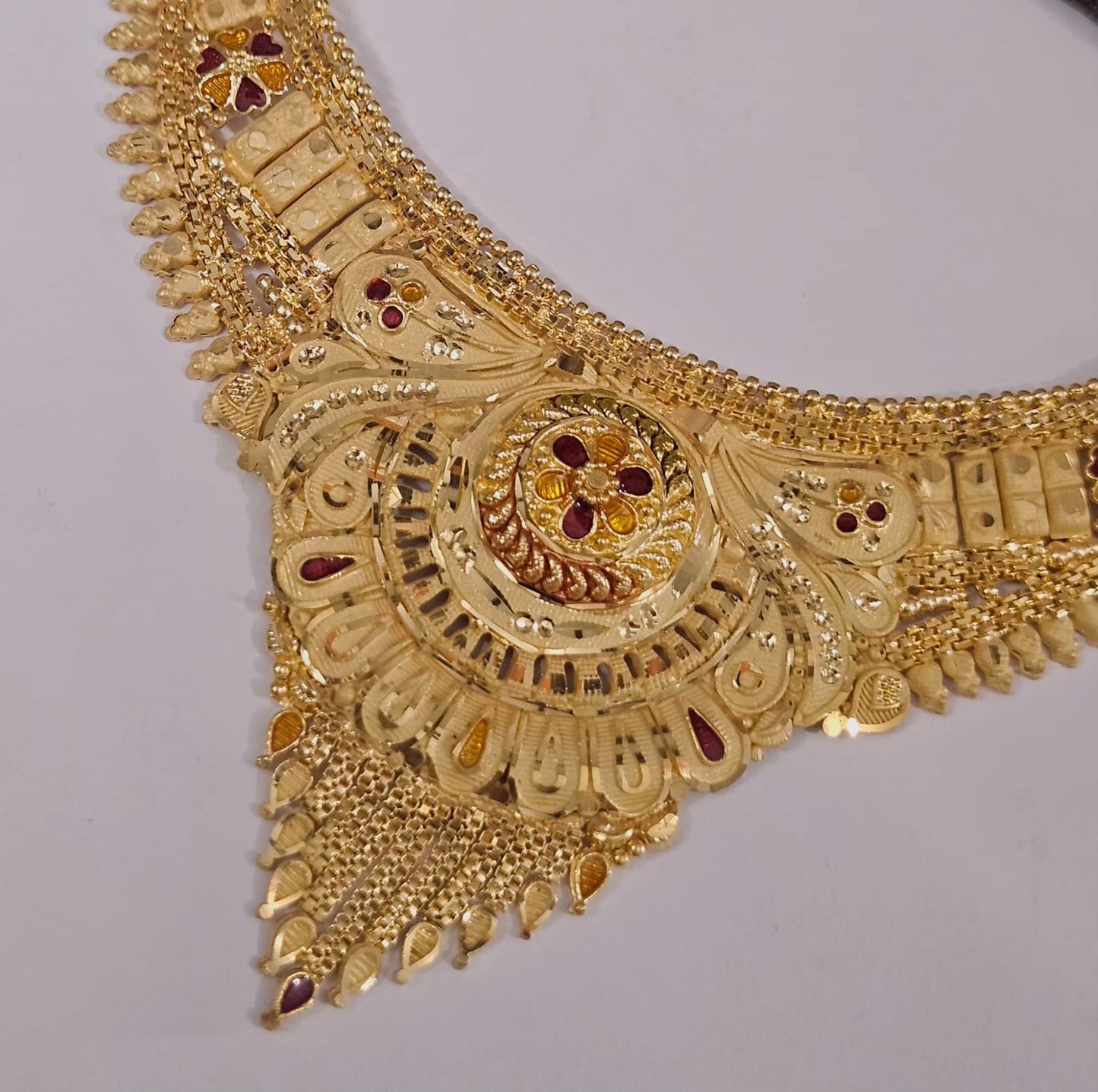 Gold Finish Necklace for All Occasions Code - 004