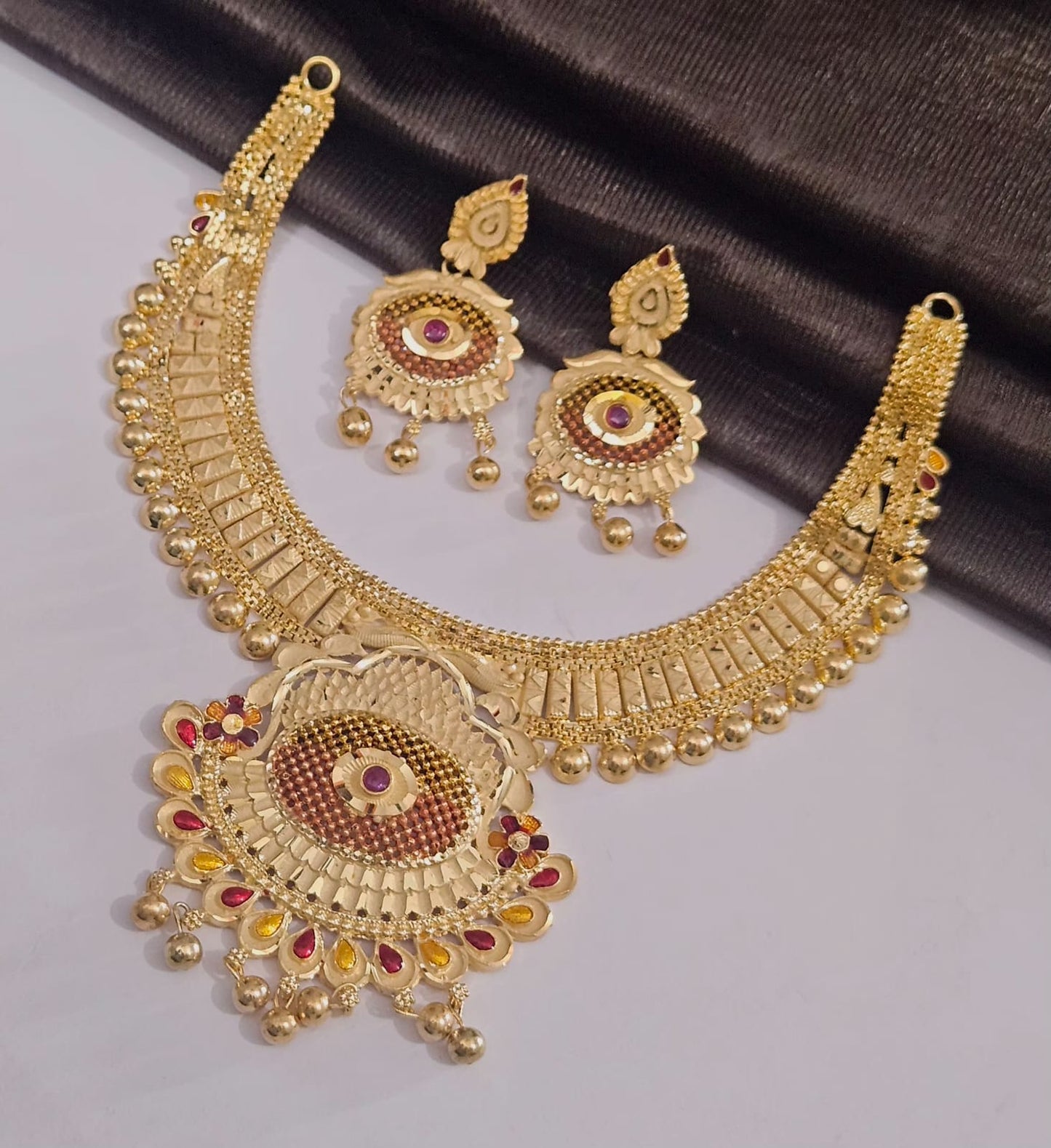 Matte Gold Polish Temple Necklace Code 006