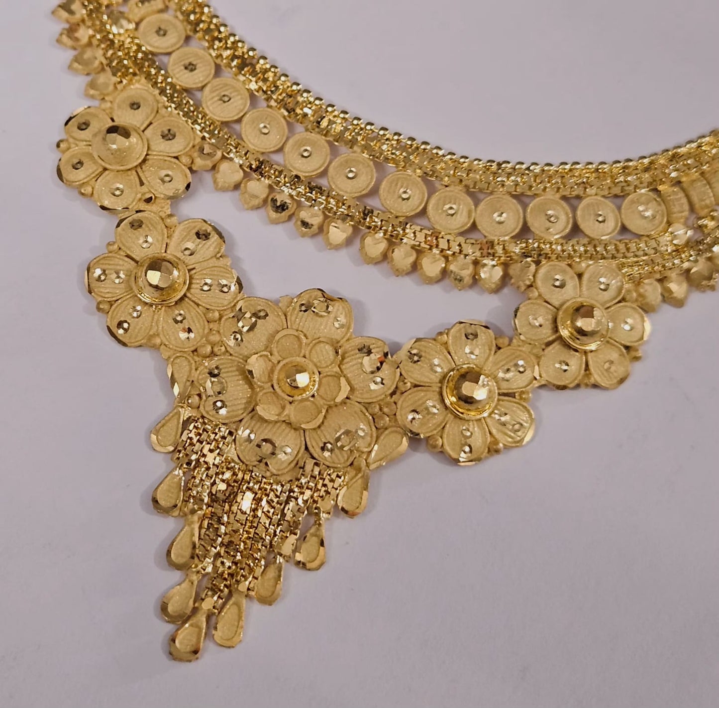 Beautiful Gold Finish Necklace -Code 008