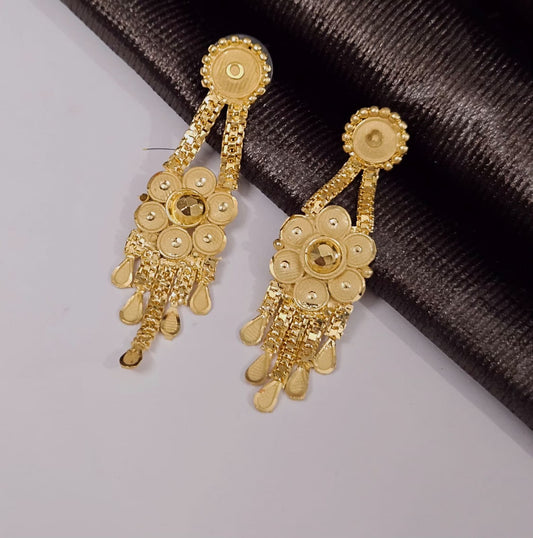 Beautiful Gold Finish Necklace -Code 008