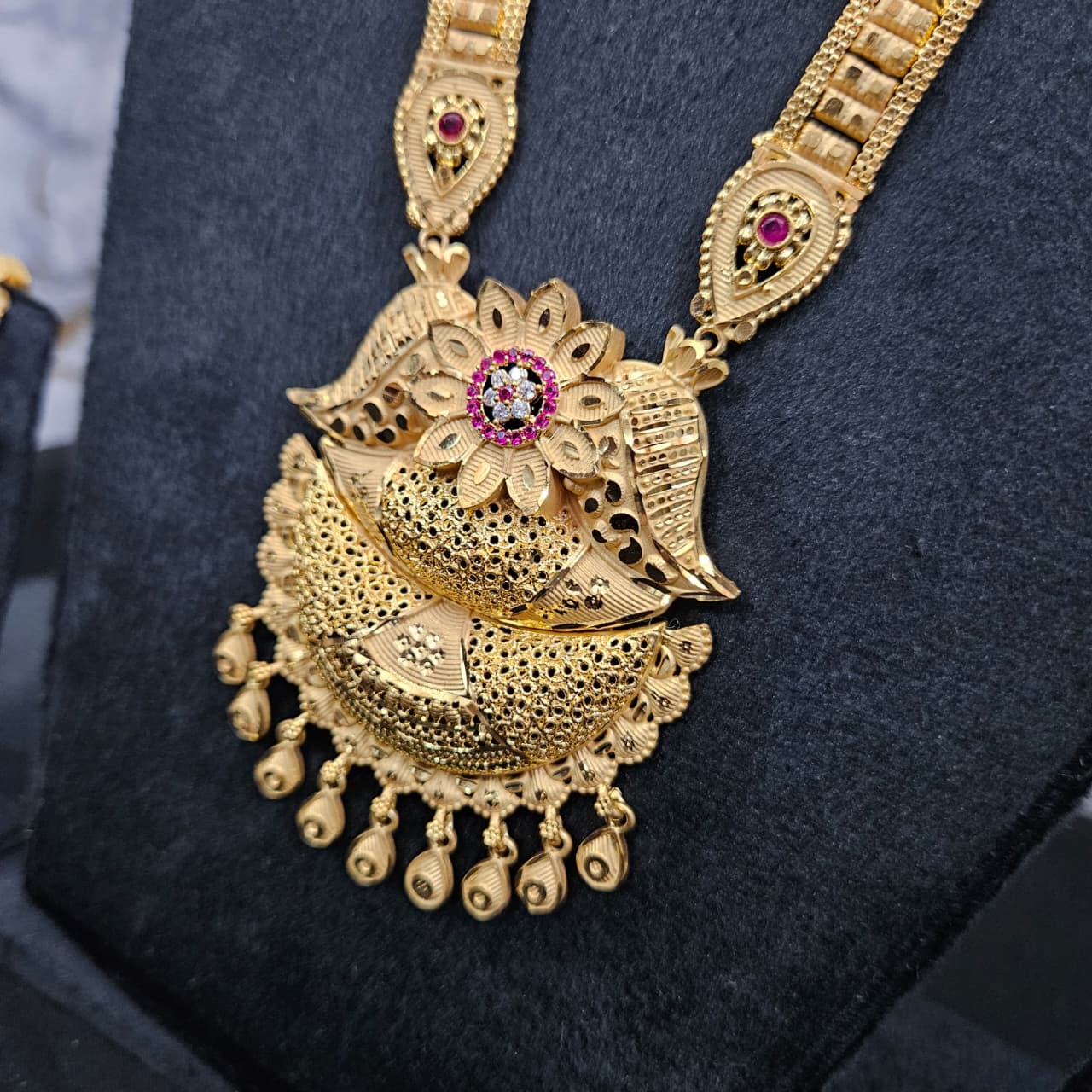Ruby Blossom Antique Pendant Necklace Set