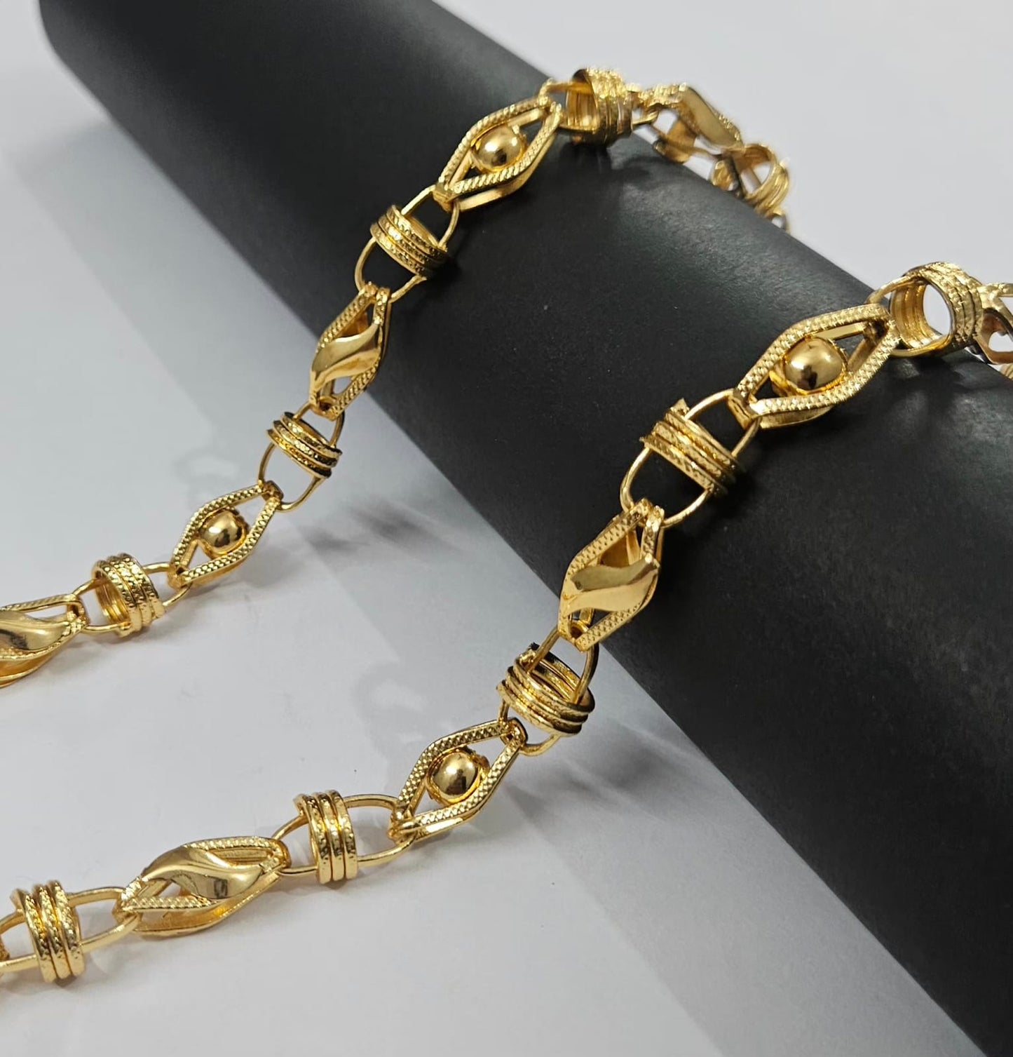 Link With 3D Ball Finely Detailed Design Gold Plated Chain for Men - CODE VO06